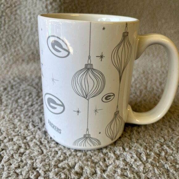 Green Bay Packers Christmas Mug 15 oz White NFL Ornament Coffee Tea - Picture 1 of 9